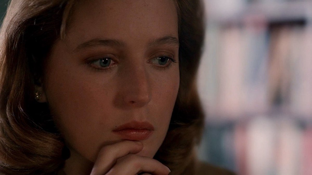 Oof Scully’s therapy scene in “Irresistible” is some of Gillian Anderson’s best work and that is SAYING something. She absolutely fucking murders this scene, which is basically just one long close up of her face... it’s subtlety Excellence damn I forgot how iconic 2x13 is