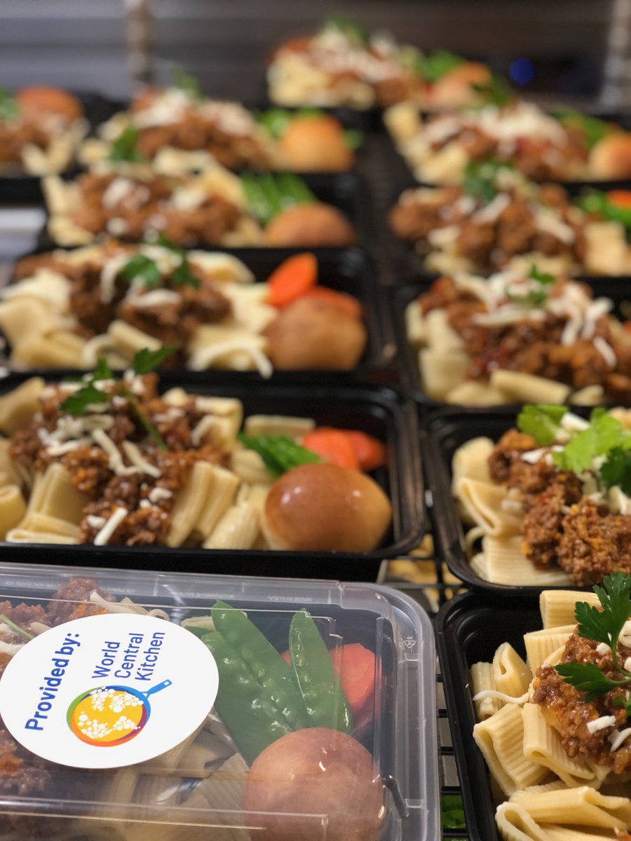 MaziarFarivar's tweet photo. Our second 500 meals of the week served yesterday thanks to ⁦@WCKitchen⁩ ⁦@chefjoseandres⁩ going where they’re needed through a church in northern Va. Our team is proud to be a part of this worthy cause and thankful for the opportunity. Fresh tasty food made w care. https://t.co/dSoYqsmkIi