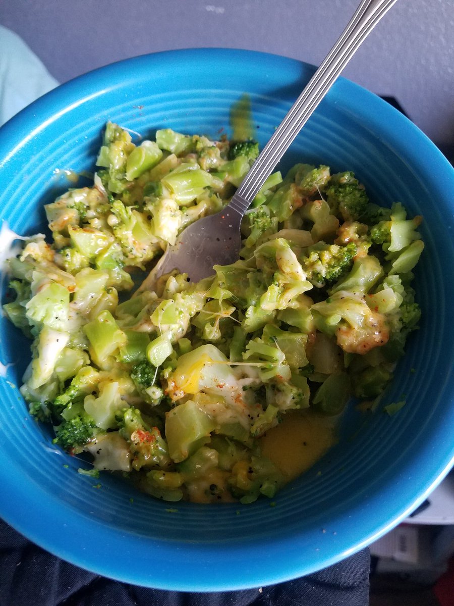afreaknamedali's tweet photo. 😂😂 I realized that the snack I made is basically just a gluten free #localzone man having some flashbacks #dpdough @dpdough
Man now if only I can stop being lazy and make the #shockerzone as a covid meal. https://t.co/esq01gX6yT