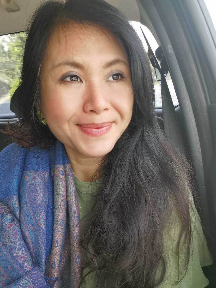 MoiSuet's tweet photo. 今天站岗的是认识的警长
带着口罩，满身大汗在执行任务

因为严格把关，高速公路通畅无阻。
知道我往老人院去，笑一笑，挥挥手，就让我过关。
感恩有你们🌹 https://t.co/HKg6woc3cE
