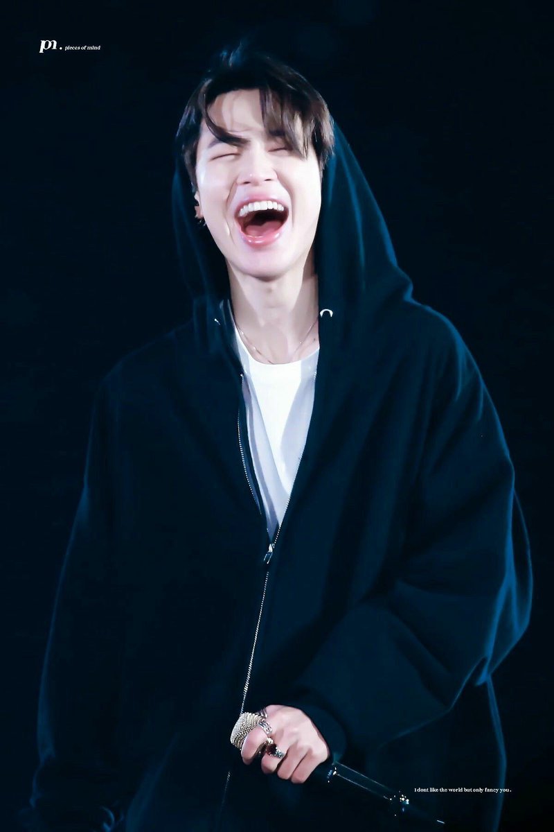 loveluJM's tweet photo. 웃으면 앞이 안보인다는 지민이 귀여우ㅓ.. https://t.co/ccCLhhEB6Y