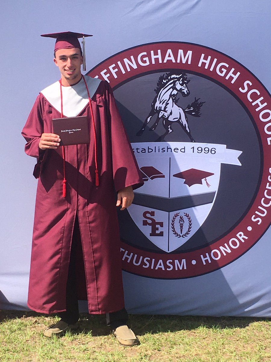 Coach_Pfiester's tweet photo. Great day at #SoHam today!  We are so proud of @PfiesterTrevor and can’t wait to see him attack College!  He has been, is, and will continue to be #SouthStrong #ClassOf2020 https://t.co/HWPNIGoNJa