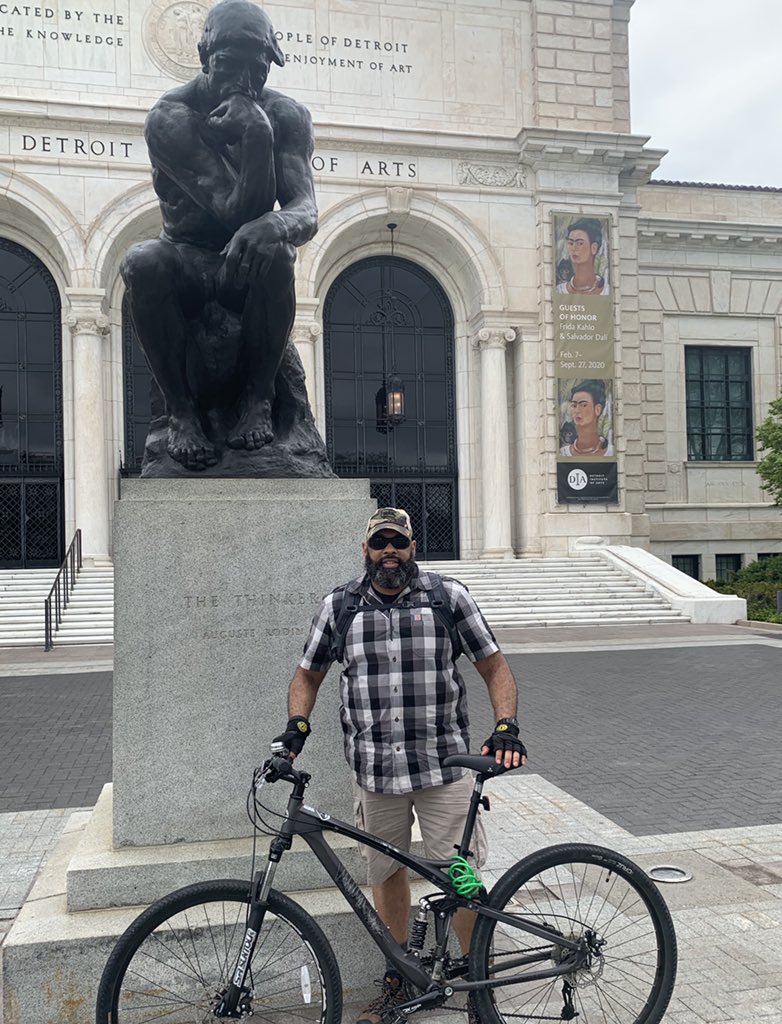 WowShane's tweet image. Today my wife @raeshelljoye and I went on a 28 mile bike riding excursion from our home to downtown #Detroit.  It was the longest ride of the season so far for us and it felt very gratifying upon its completion. Today was a good day! 🚲 💨 #RenCen #HartPlaza