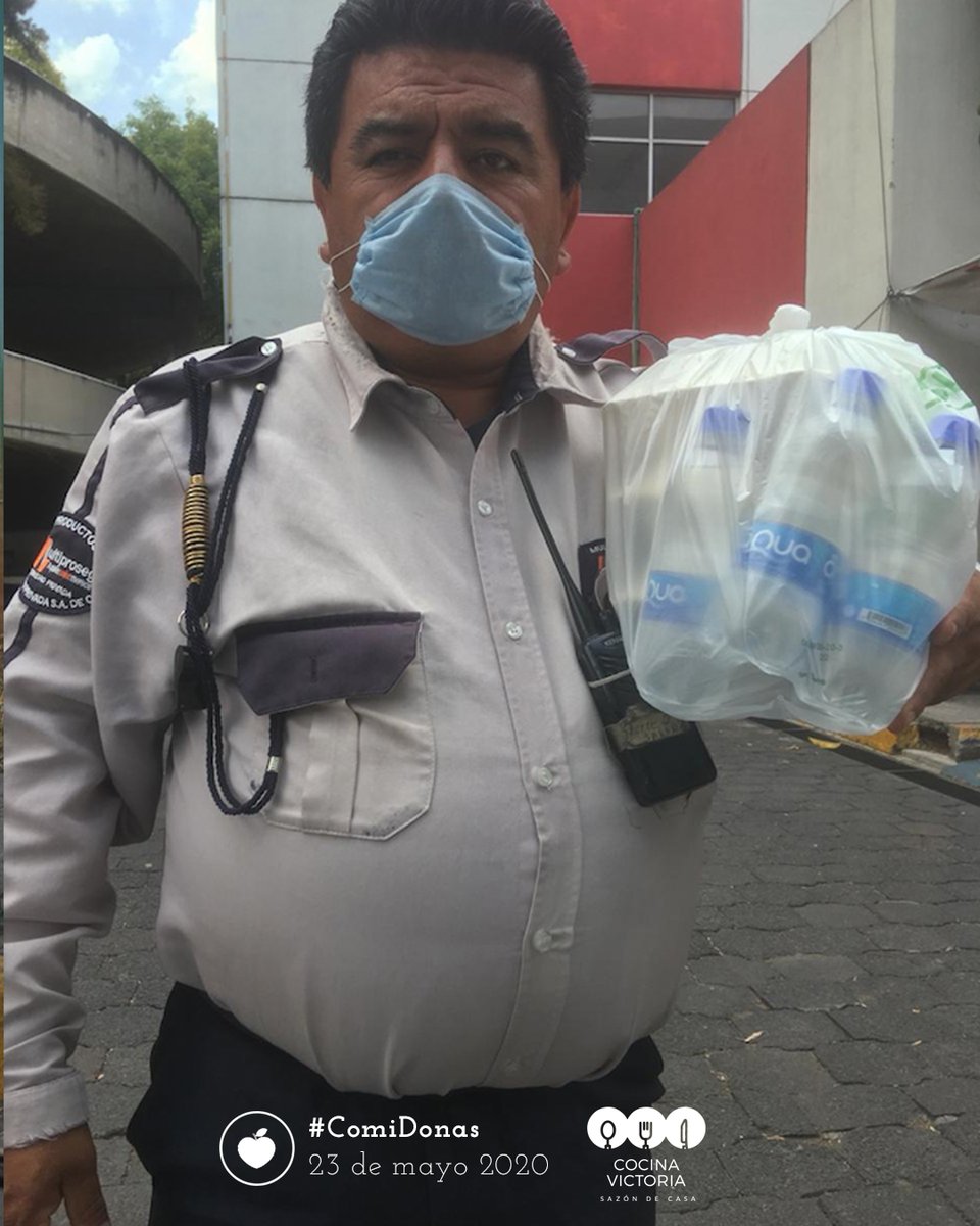 comidonas's tweet image. #SábadoGourmet en el @HospitalJuarezM. 

Hoy entregamos 70 #ComiDonas de pechuga Reyna (rellena de queso manchego, calabaza y zanahoria bañada en crema de chipotle) y ensalada de mango. 
 
¡La especialidad de Cocina Victoria! 

Tú también puedes apoyar a los #HeroesDeLaSalud.