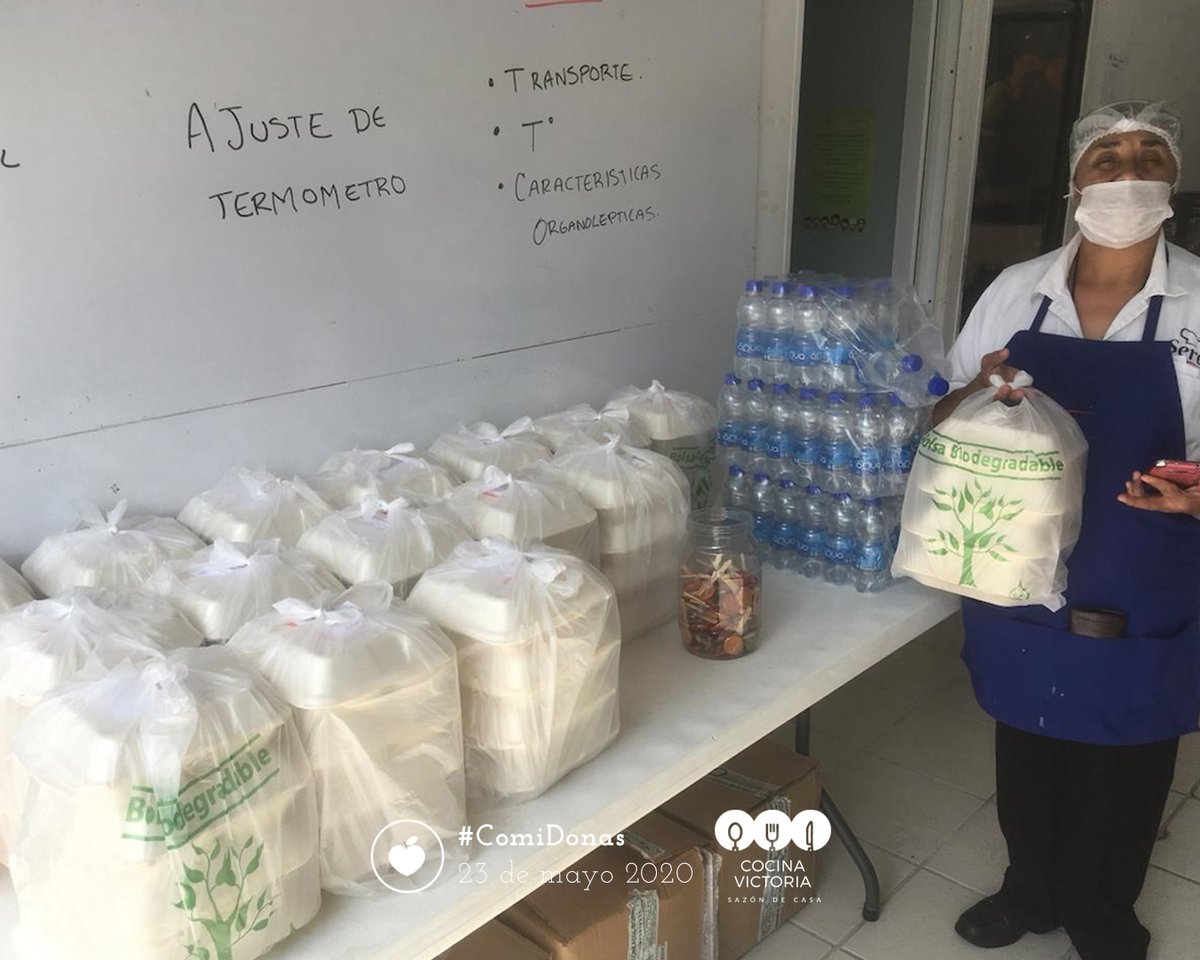 comidonas's tweet image. #SábadoGourmet en el @HospitalJuarezM. 

Hoy entregamos 70 #ComiDonas de pechuga Reyna (rellena de queso manchego, calabaza y zanahoria bañada en crema de chipotle) y ensalada de mango. 
 
¡La especialidad de Cocina Victoria! 

Tú también puedes apoyar a los #HeroesDeLaSalud.