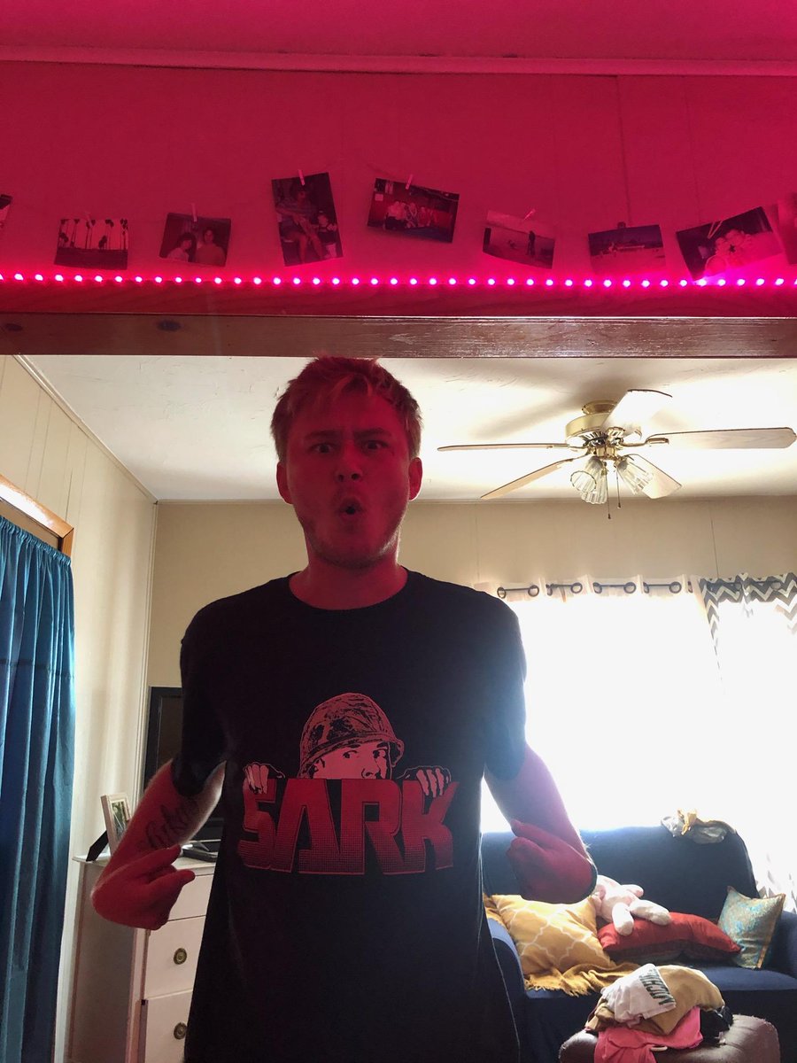 ImSeppy's tweet photo. @sark Benn a fan since I was 13, I'm 22 now. Keep it up sark https://t.co/RwBxFiwwxG