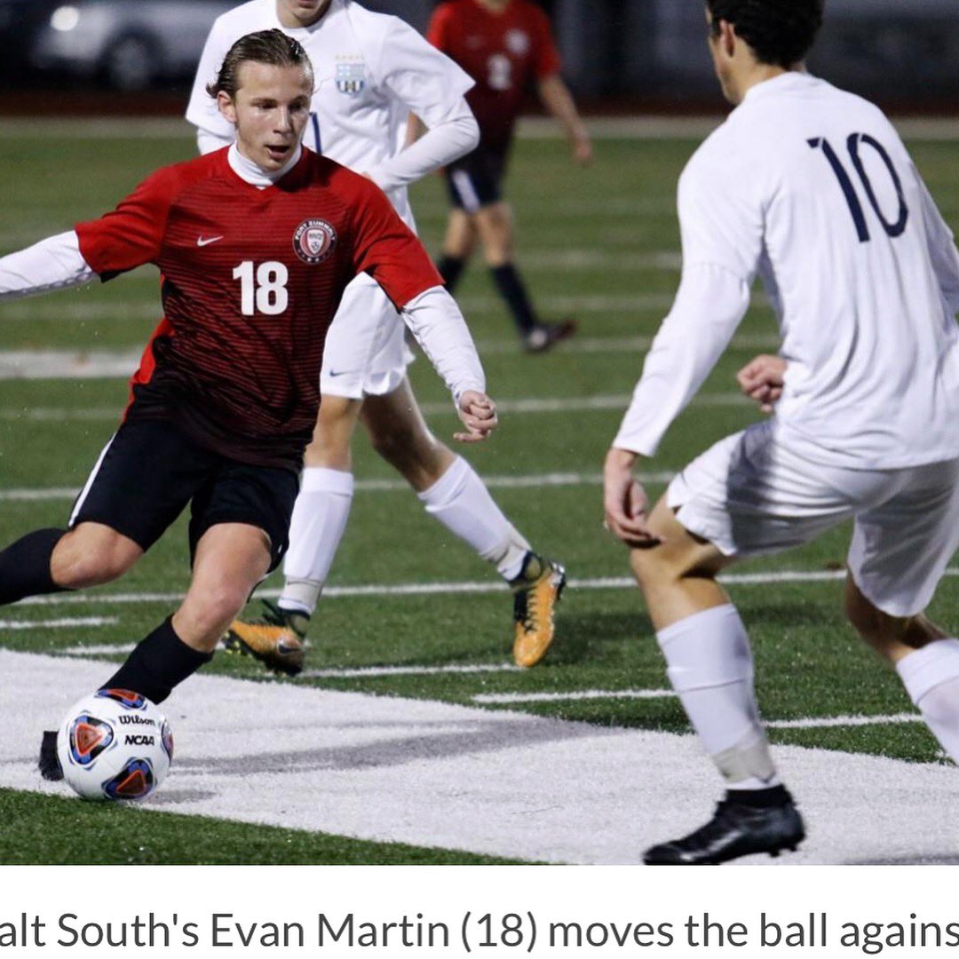 evansoccer07's tweet photo. In horror of grad day, I’m very excited to announce that I have decided to further my career at the University of Southern Indiana. Thank you to all my friends, family, and coaches who have helped me become the man I am today. Go screaming eagles!🤤 🎉 https://t.co/AaqIOYnbAw