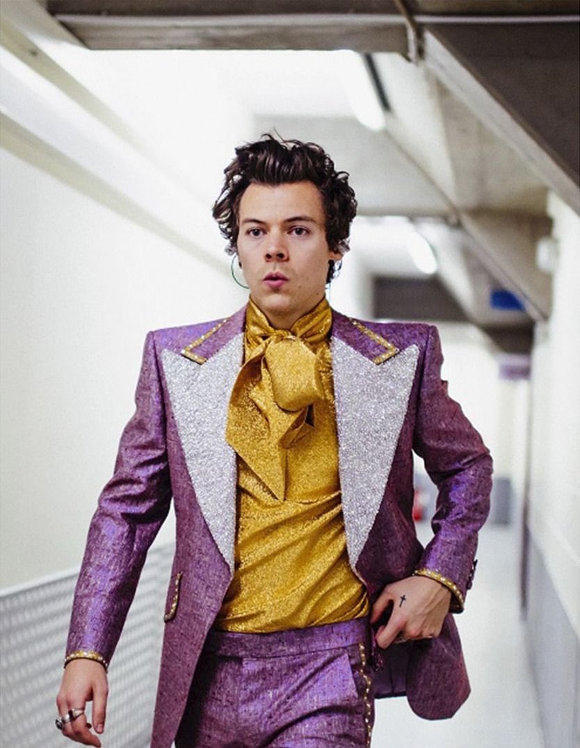harry doing things with his mouth; idk why but a thread