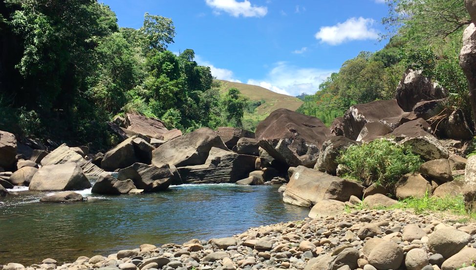 NMetherall's tweet image. #Fiji is more than just #BeachIslands. It's also #Highlands.
Exactly a year ago, I began a #13days #GeoScience #trek through the #mountains of #Nadarivatu and #Ba starting at the #headwaters to study #rivers and #rocks. I worked with #villages and @ItaukeiAffairs @UNDP_Pacific