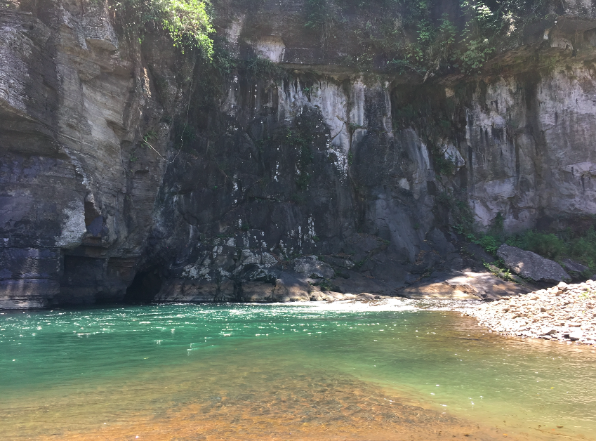 NMetherall's tweet image. #Fiji is more than just #BeachIslands. It's also #Highlands.
Exactly a year ago, I began a #13days #GeoScience #trek through the #mountains of #Nadarivatu and #Ba starting at the #headwaters to study #rivers and #rocks. I worked with #villages and @ItaukeiAffairs @UNDP_Pacific