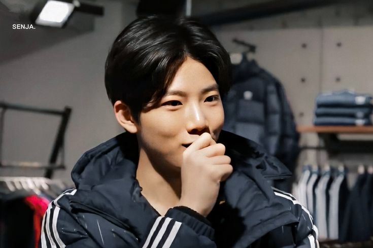 junkyu's approval face when you really look good on the outfit which makes him fall in love w you even harder "woah"         "jinjja yeppeuda"