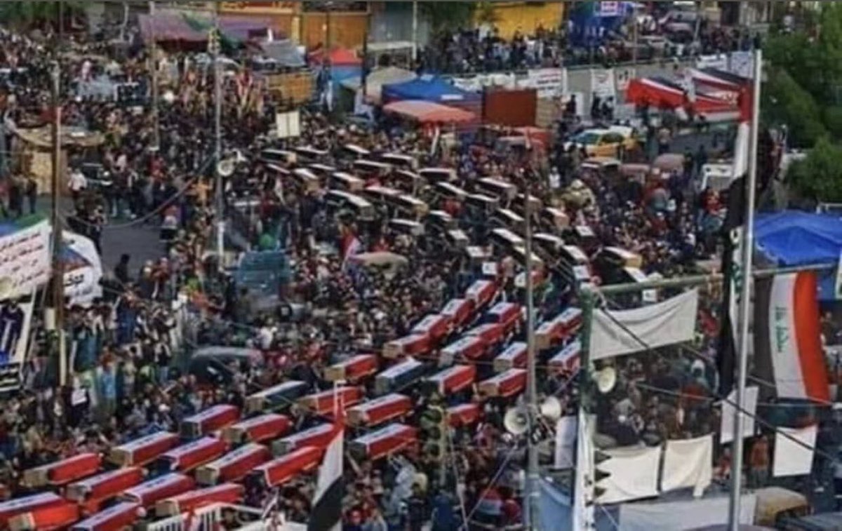 3_a_li's tweet photo. يـآ ملك الموت فؤادي يعتصر الماً واسفاً كيف لك ان تأخذ هذهِ الوجوه البشوشة مولآي أرايت كم انهم جميلون وتستطيع حمل ارواحهم ببساطة ، هؤلاء 
سيدفنون برؤسٍ مثقله مائله لان رؤسهم ممتلئه بالحياة والأحلام .
#عيد_الشهيد_انتصار_ثورته https://t.co/Igo48hoT3S