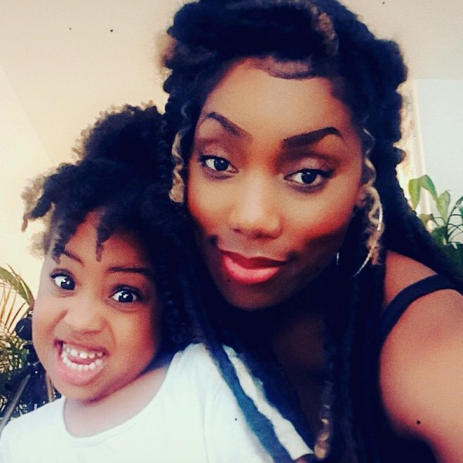LynLoves_xox's tweet photo. Me to her: Smile nicely 
Her: https://t.co/yUAVdLW5cZ