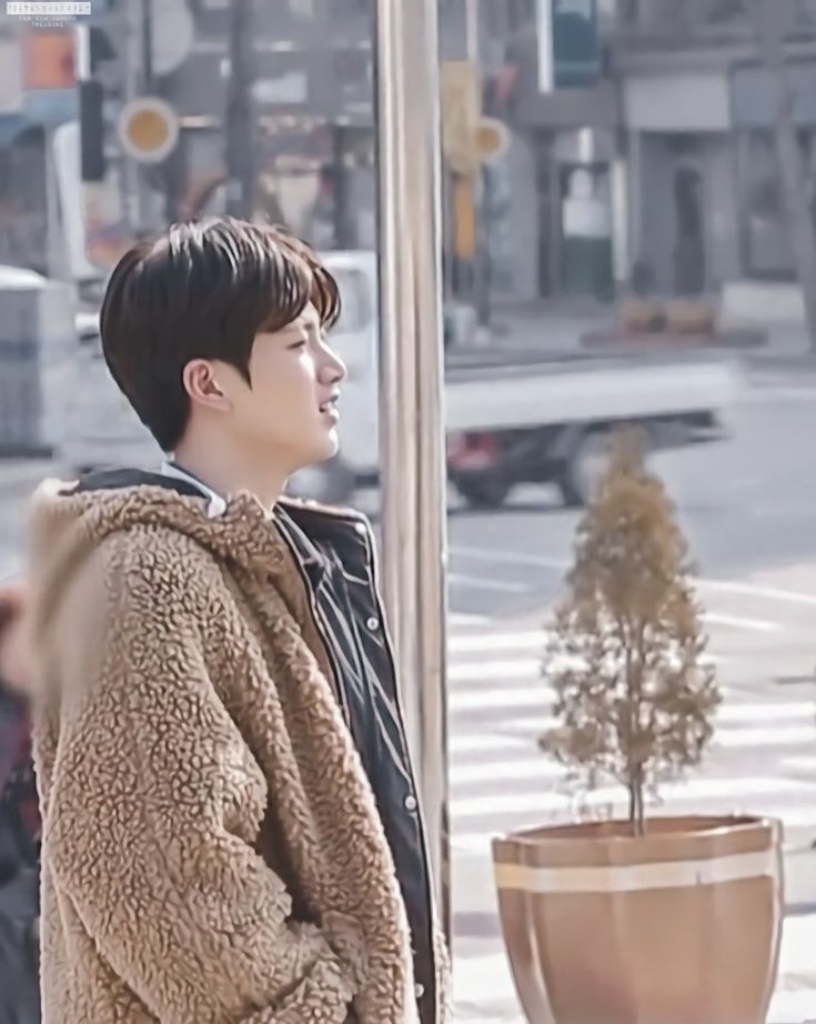 junkyu is the type of boyfriend who will wait for you and carries your things in a shopping date