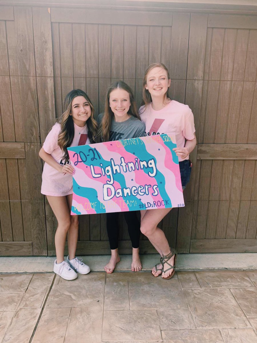 centraldancers's tweet photo. Our Lightning Dancer Officers went to welcome new members to their summer squads yesterday! https://t.co/qEjXpLd5Ug