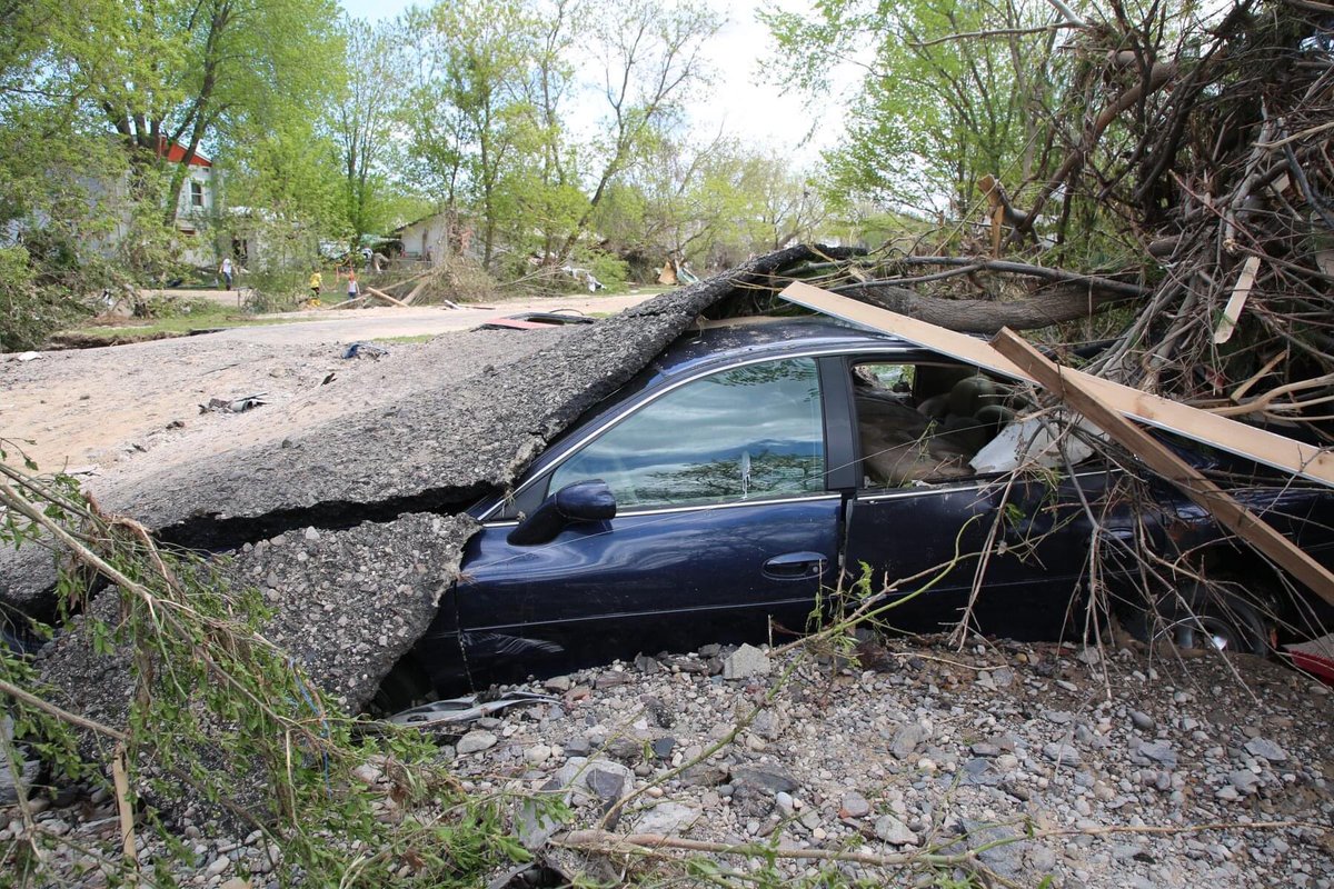 Mrs Russell tweet media