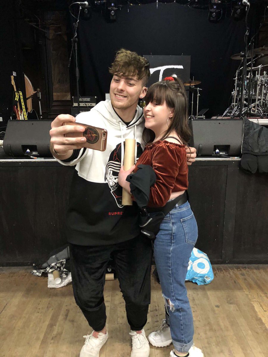 firestormjoshxo's tweet photo. #selfieforjack @TheHaraJack you are so lovely & i love you so much very proud of you! even if you are taller than me ;)) also follow me. 🤘🏻 https://t.co/FSHlIcj8lA