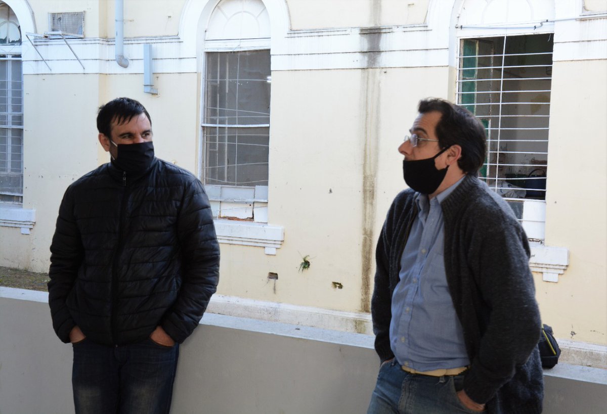 andres_merani's tweet photo. Hoy acompañe a los directivos del @HIGAJunin Abraham Piñeyro y de @REGSANIII junto a legisladores y concejales, la llegada de 4 respiradores, 4 monitores volumétricos y 8 bombas de infusión en el marco del fortalecimiento de la Salud Pública por parte de @SaludBAP y @BAProvincia https://t.co/Zf8YPhI4DP