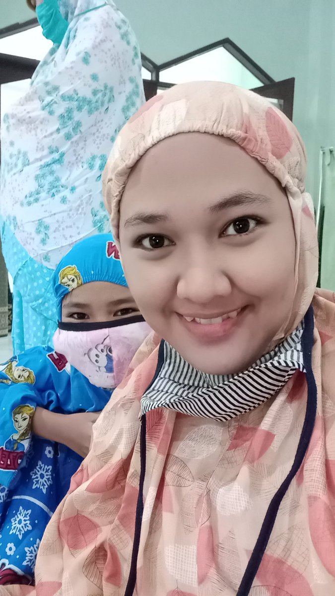 vivivischa's tweet photo. Mbundarrrrr😄 https://t.co/zojXt96s91