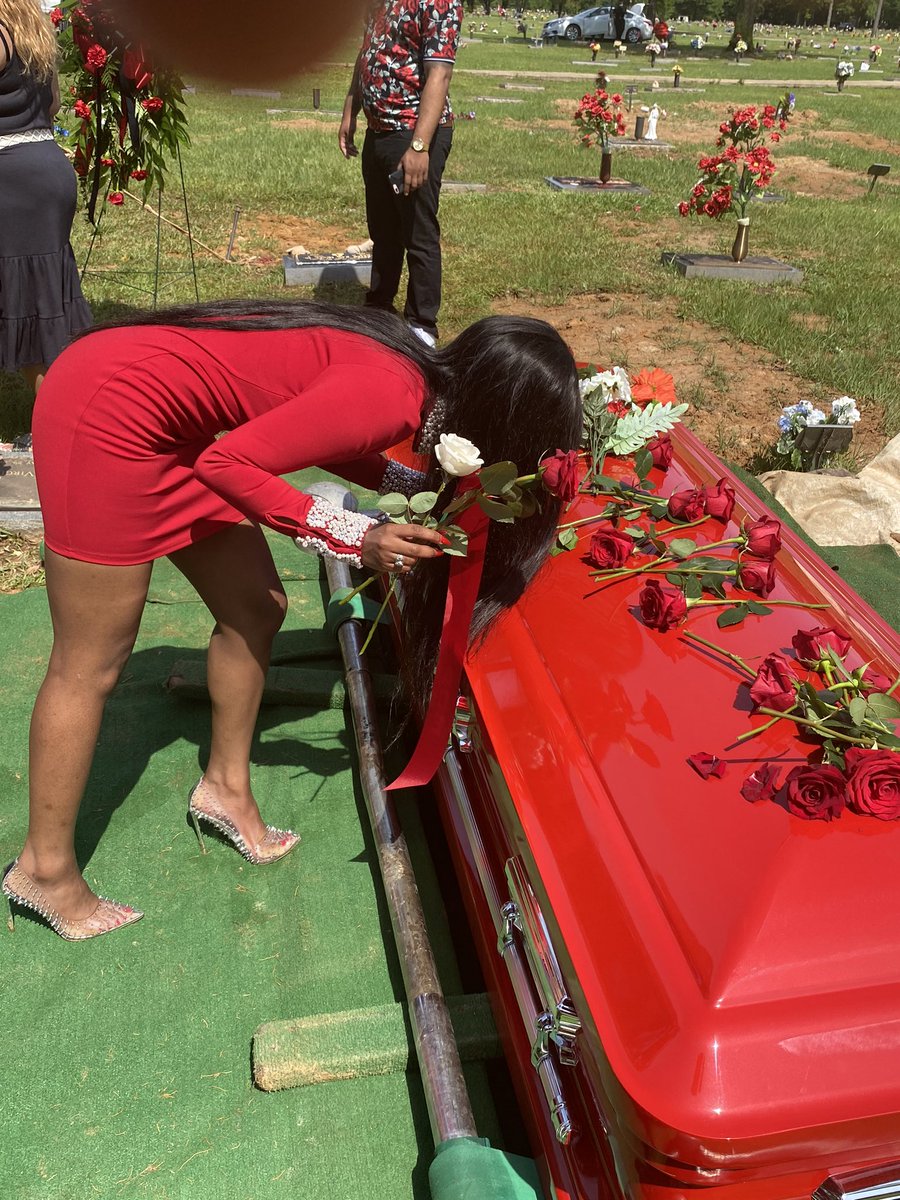 jtaylorrw's tweet photo. I watched a casket close on someone I wanted forever with. It hurt me deeply but I know he’s forever with me. RIP my baby❤️ https://t.co/nIk9s3ohpz