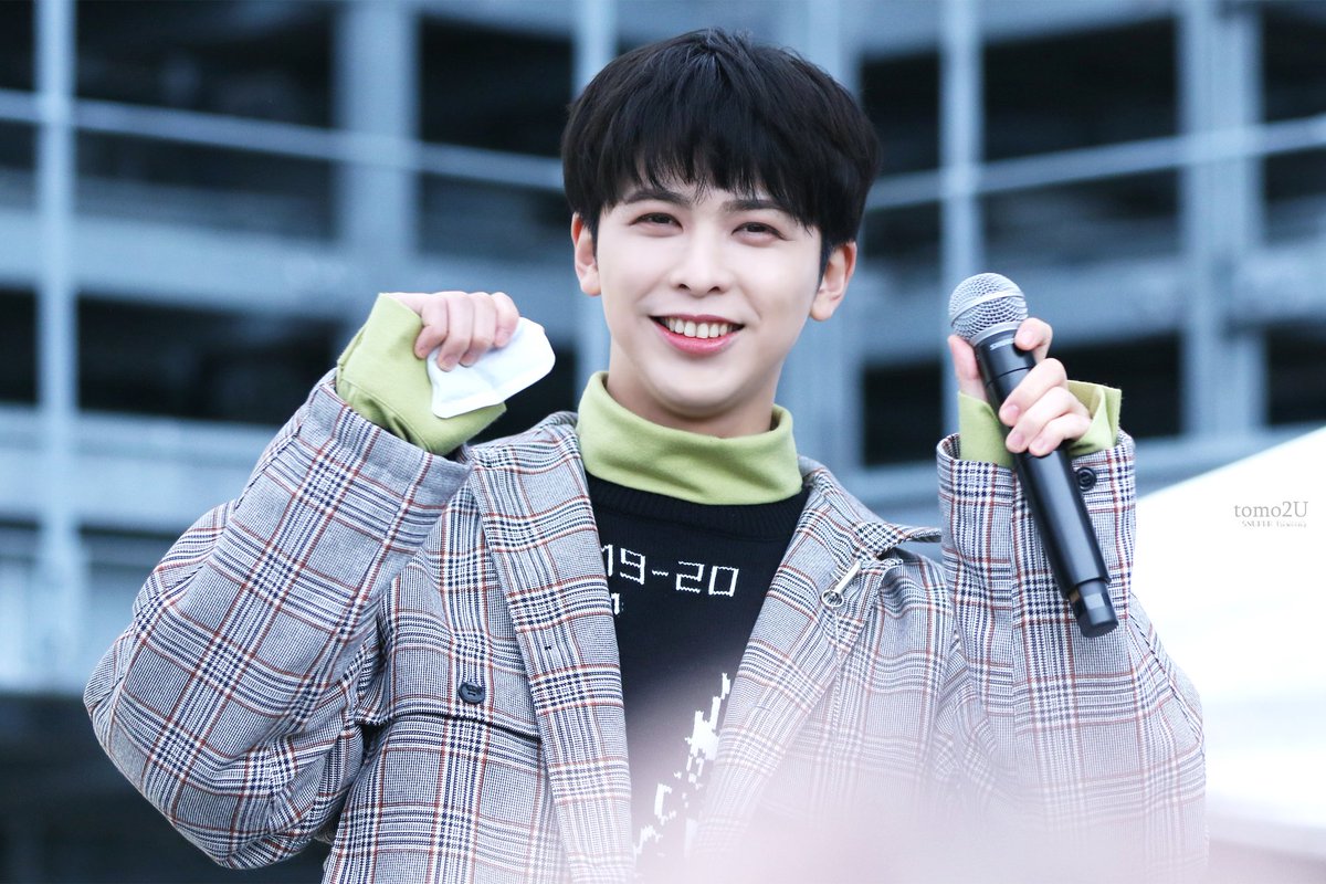 tomox2U's tweet photo. 🎊 Happy TaeWoong Day 🎉
태웅아 생일축하해✨🎵
맛있는것 먹고 운동하고 몸 조심하세요~😀

#SNUPER #스누퍼
#TAEWOONG #태웅
#태웅아생일축하해 #0524태웅데이
#HappyTaeWoongDay https://t.co/vQ4Nl5DfEI