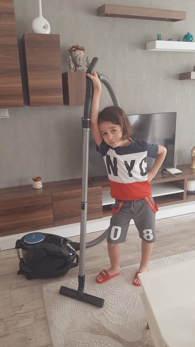 🐝 2. Sınıf  öğrencilerimizden Orhan Demir Azcan Ramazan Bayramı öncesi bayram temizliğine yardım ederek geleneklerimizi yaşayarak, yaşatarak öğreniyor. Çalışkan arılarımız bayrama hazır 👏 #doğamevimdebayramvar 
@doga_eskisehir <a href="/DamlaGuvenK/">Damla GÜVEN</a> <a href="/fahrihrmn/">Fahri HARMAN</a>