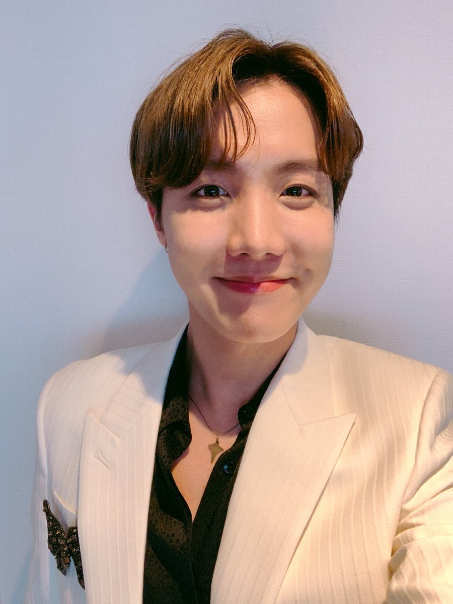 4O4_twt's tweet photo. ¿Qué tal, gente linda? Hoy me encuentro rumbo al evento de los chicos de AS7EROID, absolutamente ansioso por escuchar tanto talento en vivo y en directo. Soy muy fan, ¡que emoción!

#JHOPE_404 #THADEUS_404
#AS7EROID3rdCB #AS7EROIDWithLuv https://t.co/Dn3E57km8e
