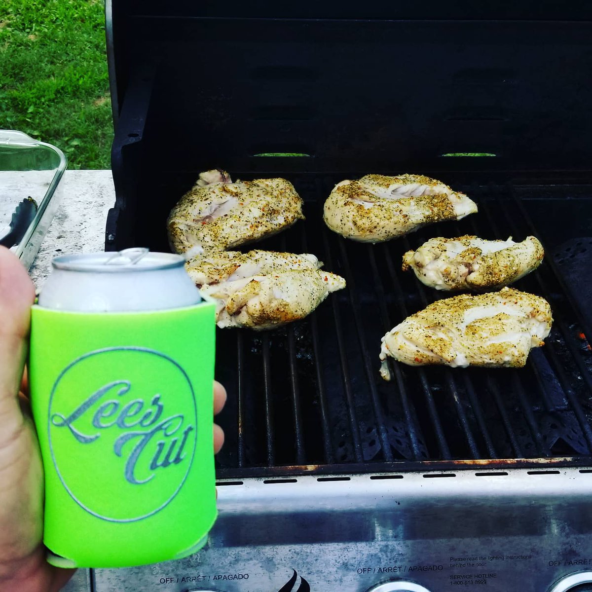 OnPointPMC's tweet image. Chicken on the grill and the @lees_cut koozie on the beverage!
#grill #saturday #memorialweekend 
#contractor #contractorlife #rest #familytime