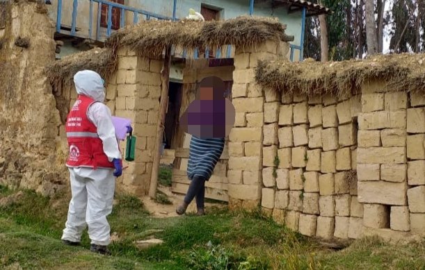 MimpPeru's tweet photo. #Cusco | Con la convicción de lucha contra la violencia, llegamos a la comunidad Huancarani, provincia de Paucartambo, ante el llamado de la @PoliciaPeru. Validamos caso de víctima de presunta violencia física y psicológica. Ella cuenta con nuestra atención. ¡Aquí estamos! https://t.co/xpVE61LcOA