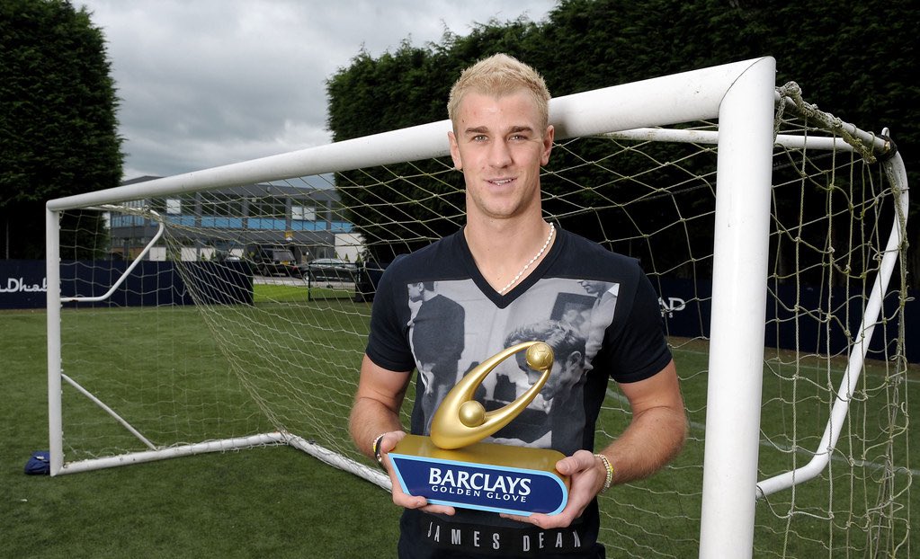 cityreport_'s tweet photo. 📅 | #OnThisDay in 2015

🏅 Joe Hart won the 14/15 #PL Golden Glove - his FOURTH and a joint record in @PremierLeague history.

👕 Appearances: 36
🚫 Clean Sheets: 14

🙄 [Also] NOT in the @PFA TOTY.

#MCFC | #ManCity https://t.co/keVv8pTE5B