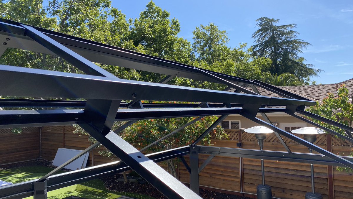 rwang0's tweet photo. MyPOV : getting hot up here. #eeekend #gazebo https://t.co/Fo537gTFRn