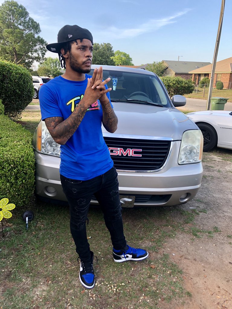 MjayDaGr8's tweet photo. Play em to the right, we the only real ones left #six78™️ #DaGr8™️ 🎱🔙 https://t.co/YksR7TXZIt