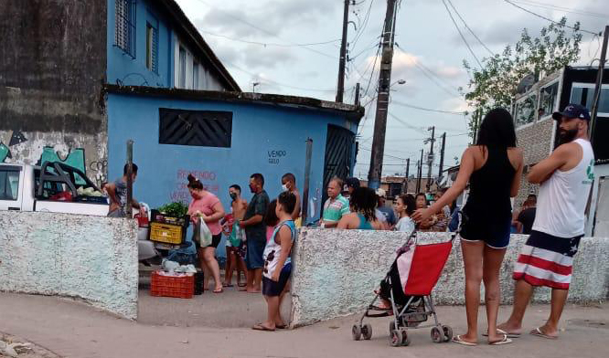 TiagoFerroVelho's tweet photo. A Recicla SV fez mais uma entrega de alimentos na comunidade do México 70 e nós pudemos ajudar! https://t.co/F2UovvG8Kh