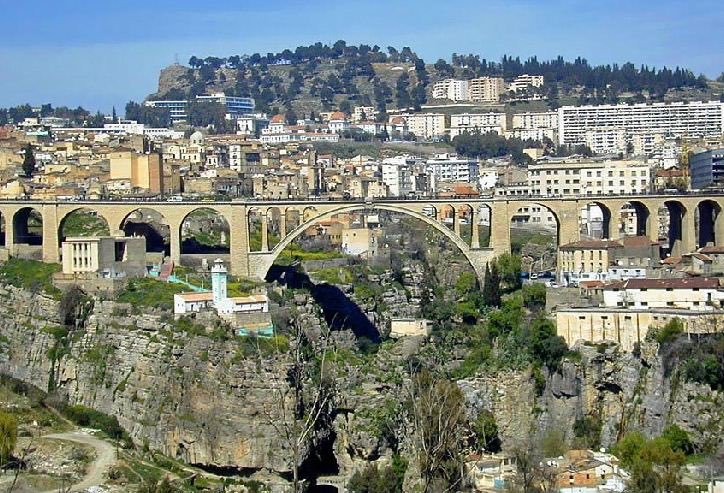 Du coup, je vais commencer par les fameux endroits ,monuments ... Tout d’abord par les fameux pont « constantine ville des pont »:-1: Pont suspendu Sidi M’cid-2: Pont Sidi Rached-3: Pont El kantara-4: Pont des chutes
