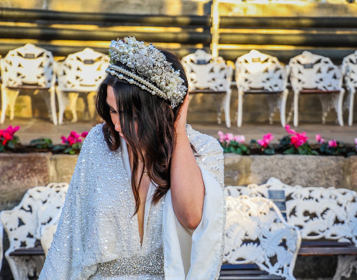 saintbethoffic3's tweet photo. “There is just one piece of jewelry that is equally becoming to everybody, lovely with almost every ensemble,appropriate for almost any occasion, and indispensable in every woman's wardrobe;long live the pearl' Genevieve Antoine Dariaux
#bridalcrown #pearlcrown #bridalheadpiece https://t.co/AeIPJR43lG