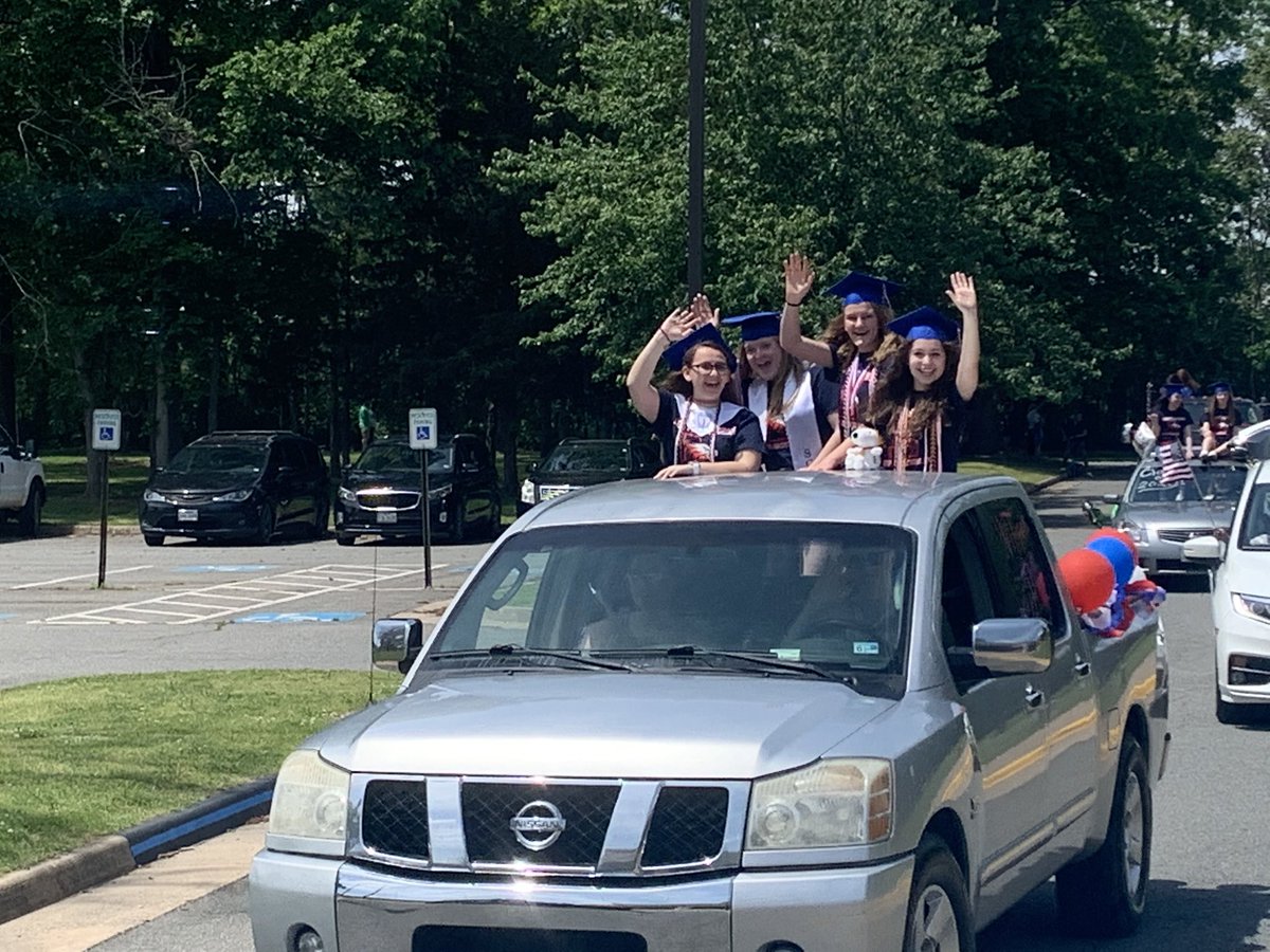 LHSEAGLESVA's tweet photo. https://t.co/LsPCXaTZlo