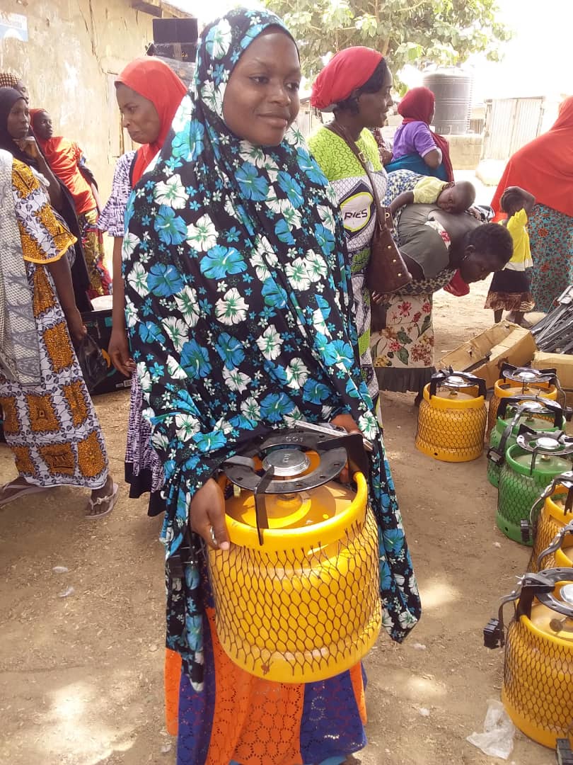 SOG_94's tweet image. Switching a country like Nigerian households, especially #RuralCommunities, away from #HarmfulCookstoves to #ImprovedCookstoves can significantly reduce emissions of #ShortLivedClimatePollutants(SLCPs) &amp;amp; other pollutants including #BlackCarbon. It'll also mitigate #Deforestation.