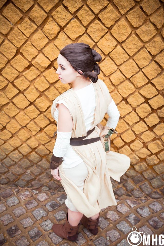11. I bet most of you didn't even know I did Rey. I really liked the costume construction (I even dyed the gauze) and her bag was fully functional. But her wig was a fake lacefront and I learned I only like genuine lacefronts LOL (Photo: MHG_Photo)