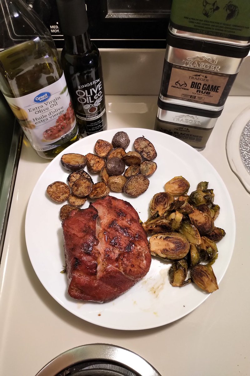 FedoraForMe's tweet photo. Gorgeous thick cut pork chops reverse seared on the @traegergrills Ironwood 885 served with some outstanding roasted brussel sprouts and grelot potatoes. What an awesome woodfired meal! #TraegerGrills #Ironwood885 #Pro34 #smoker #TRAEGERhood #TraegerOn #traegerpelletheads #Foodie https://t.co/BzS20IFlzL