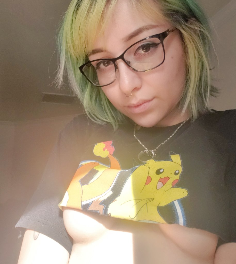 waifubby2's tweet photo. How are you babes doing? https://t.co/cLM3SpBlv6