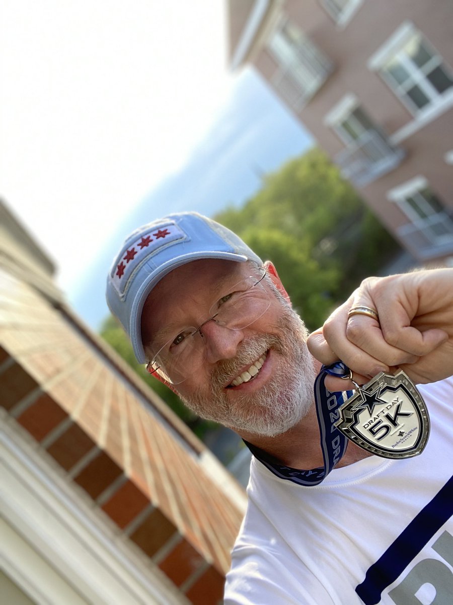 HeartOTXHeartMD's tweet photo. I had a lot of fun running this #DraftDay5K w the @dallascowboys &amp; @bswhealth , but is there any chance you could send me a men’s large t-shirt?!

You sent me a women’s medium &amp; I don’t want to get any “Cowgirls” comments from deez “da Bearz” fans!😂

Repping #CowboysNation https://t.co/3Zlto6QDxD