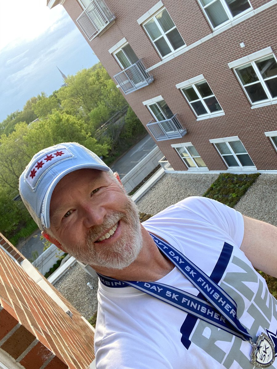 HeartOTXHeartMD's tweet photo. I had a lot of fun running this #DraftDay5K w the @dallascowboys &amp; @bswhealth , but is there any chance you could send me a men’s large t-shirt?!

You sent me a women’s medium &amp; I don’t want to get any “Cowgirls” comments from deez “da Bearz” fans!😂

Repping #CowboysNation https://t.co/3Zlto6QDxD