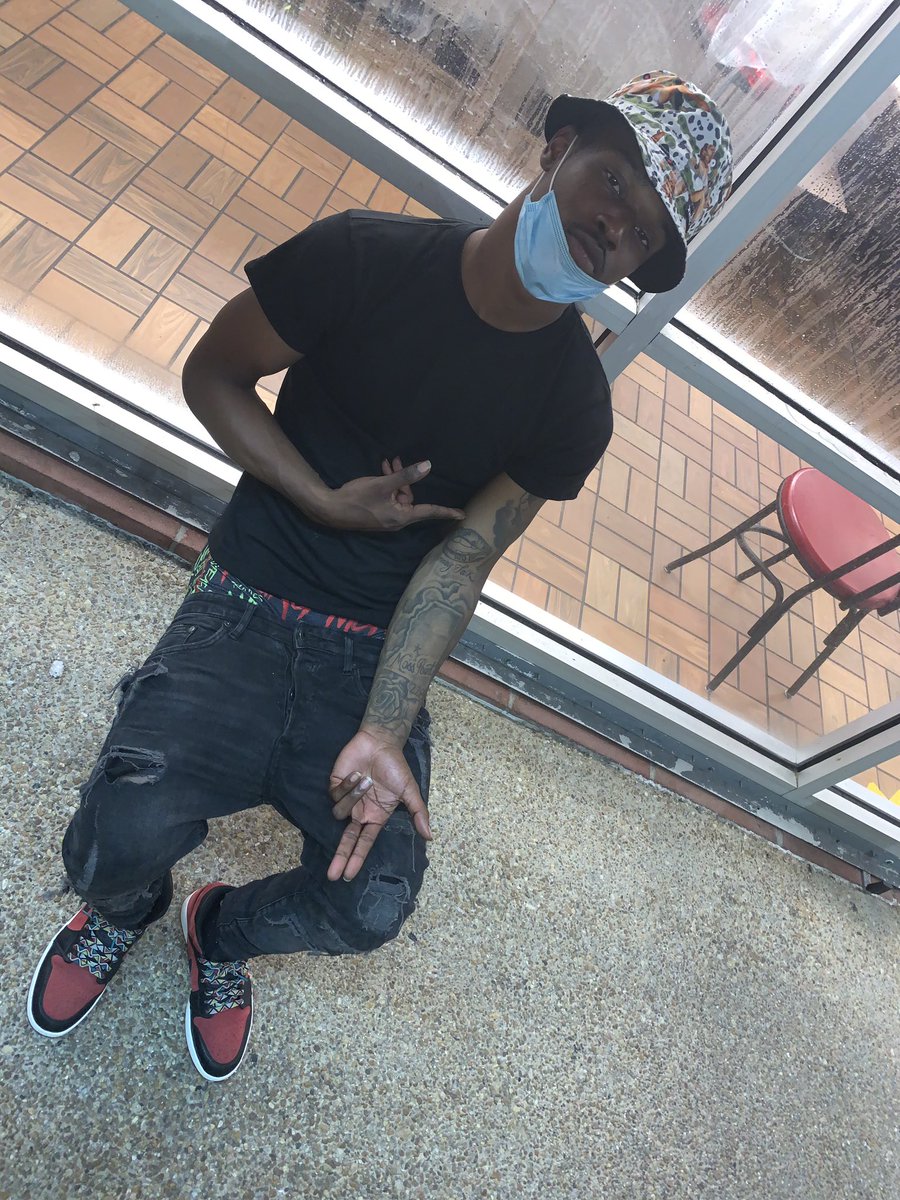 treyabney4's tweet photo. “She steady just asking how deep is da love baby Yk ima thug , and im onna rise You knew what it was too deep inna streets for a crush” 👹-Migo https://t.co/lB4D8Q78U4