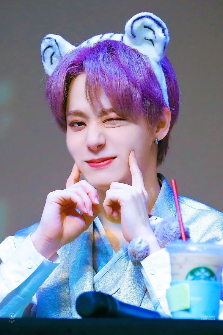 today i offer you oneus as clocks; a thread to celebrate 501 days (as seoho pointed out) with our most precious boys ♡ @official_ONEUS  #RAVN  #SEOHO  #LEEDO  #KEONHEE  #HWANWOONG  #XION