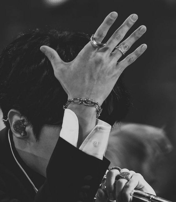 ﹟hoseok's hands; a necessary thread  #JHOPE  #제이홉  #정호석  #hoseok  @BTS_twt