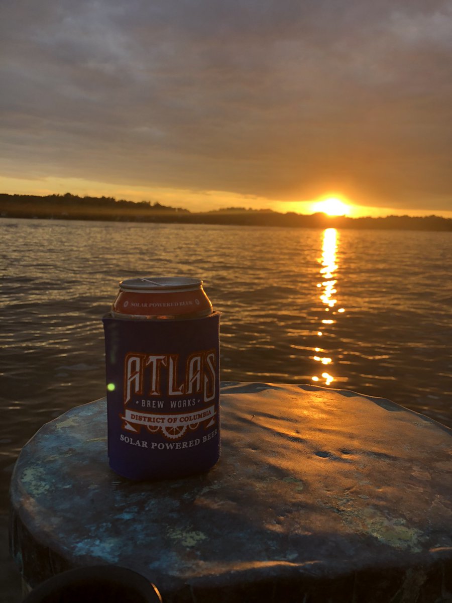Loving this #MD sunset. Pairs beautifully with my <a href="/AtlasBrewWorks/">Atlas Brew Works</a> #NinjaSauce #BelgianPale #solarpoweredbeer