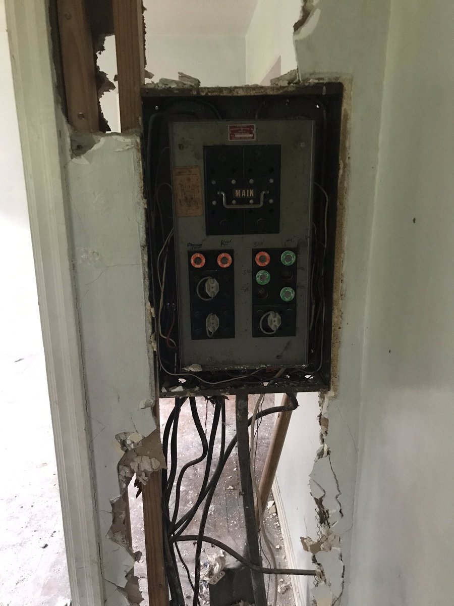 DesignBuildAtl's tweet image. Found this beauty during a house demo 😂