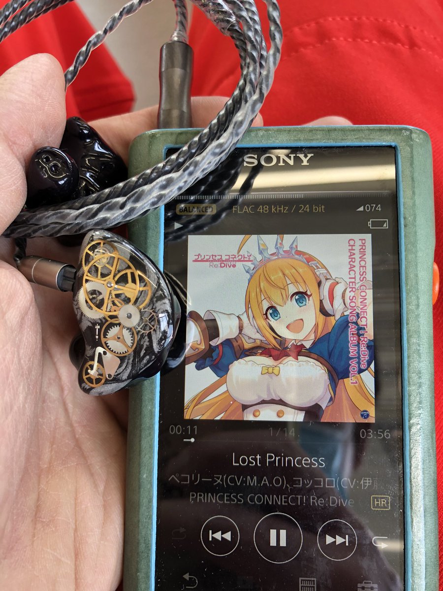 Kai0131's tweet photo. さて、お仕事へ。
WM1Z改+Frosty Sheep Noir NU-1+KHAN Cにて「Lost Princess」を聴きながら出発ー。
しかし、今日の格好は我ながら派手w
#プリコネR
#プリコネR勢と繋がりたい
#WAGNUS
#nobleaudio
#wizarddesign https://t.co/4lhuYTYSWf