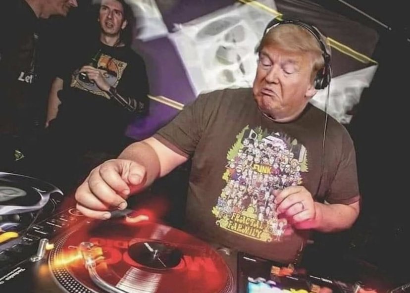 gbuck's tweet photo. he about to play all the festivals playing jersey club https://t.co/hcbY63EyPI