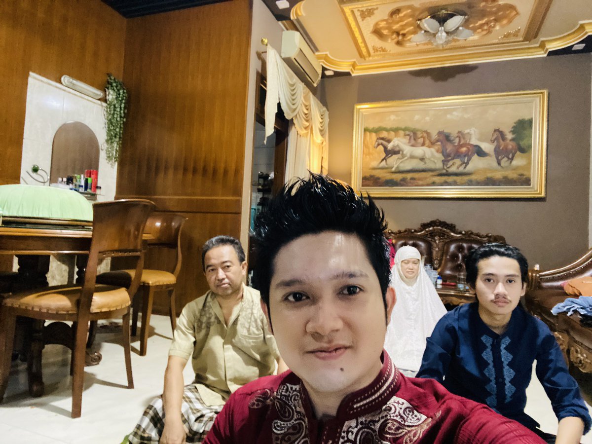 Minal aidzin wal faidzin. Mohon maaf lahir dan batin .. mohon maaf kalo ada salah baik disengaja maupun tidak disengaja, kembali menjadi pribadi yang bersih 🙏

Rio &amp; keluarga

#idulfitri #idulfitri2020 #ramadhan2020